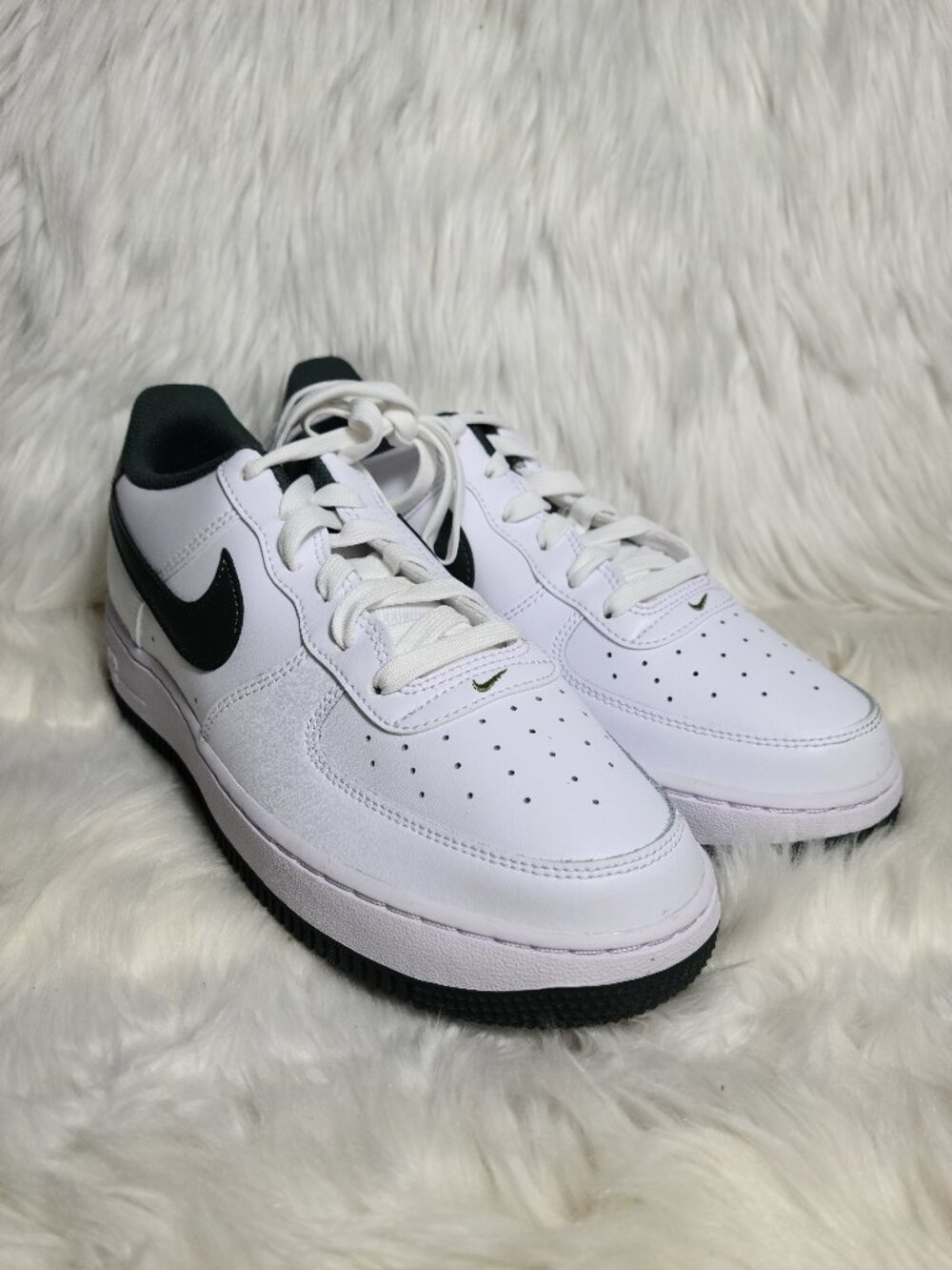 Nike Air Force 1 White Vintage Green Women 8 / Youth 6.5 NEW